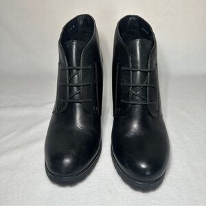 Gently Used Lace Up Back Leather Ankle Boots SZ EU 38/7.5